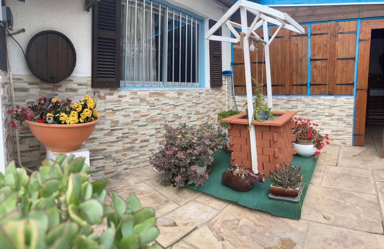 Mamas Summer House Larnaca Bagian luar foto