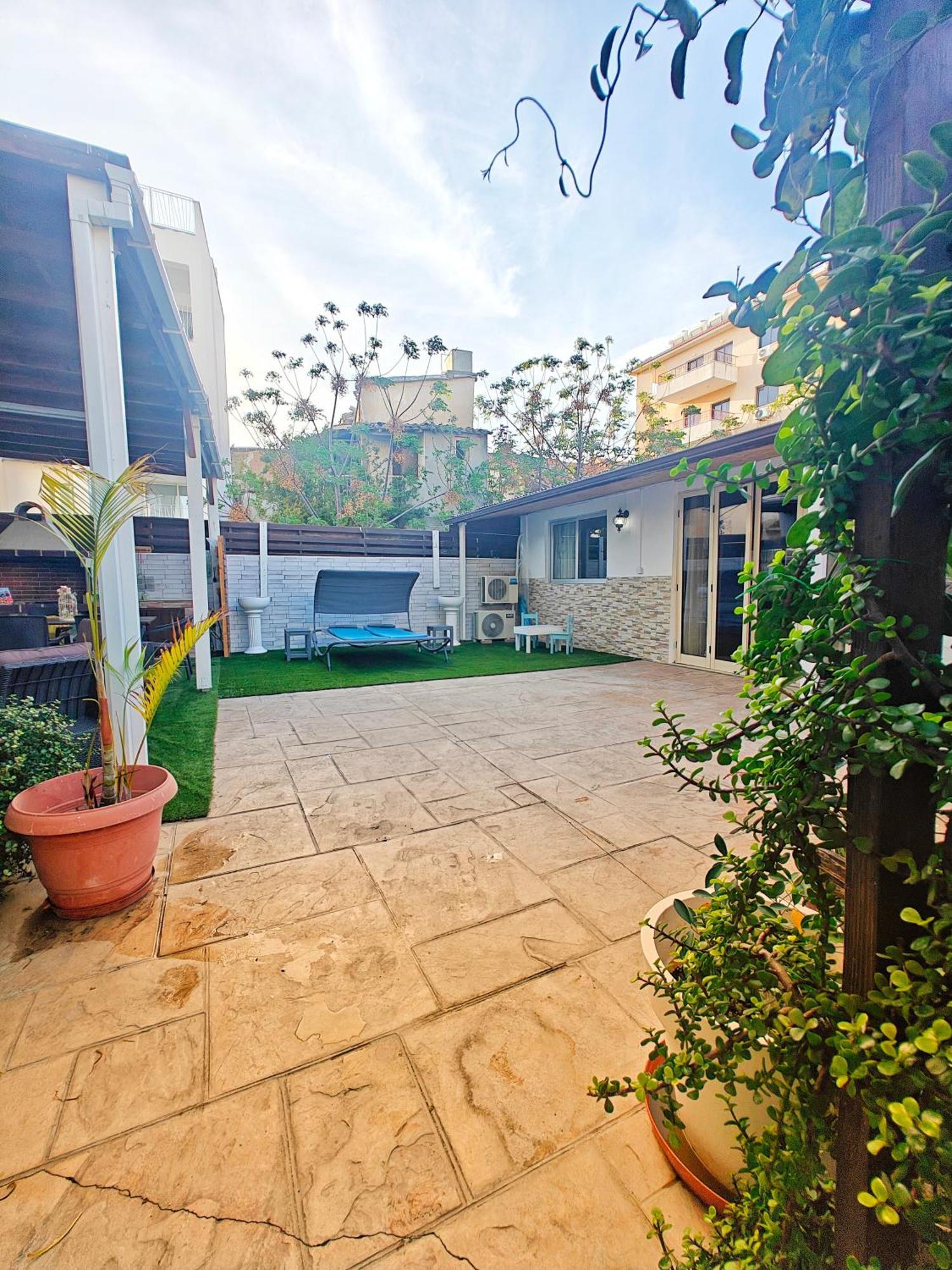 Mamas Summer House Larnaca Bagian luar foto